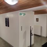 Entré og trappe op til lillesal